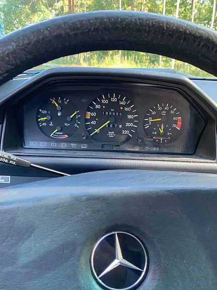 Mercedes-Benz 230 Ce 1989 photo 2