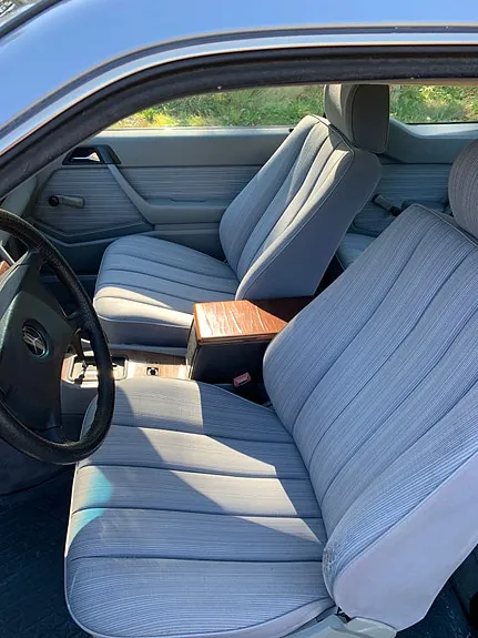 Mercedes-Benz 230 Ce 1989 photo 5