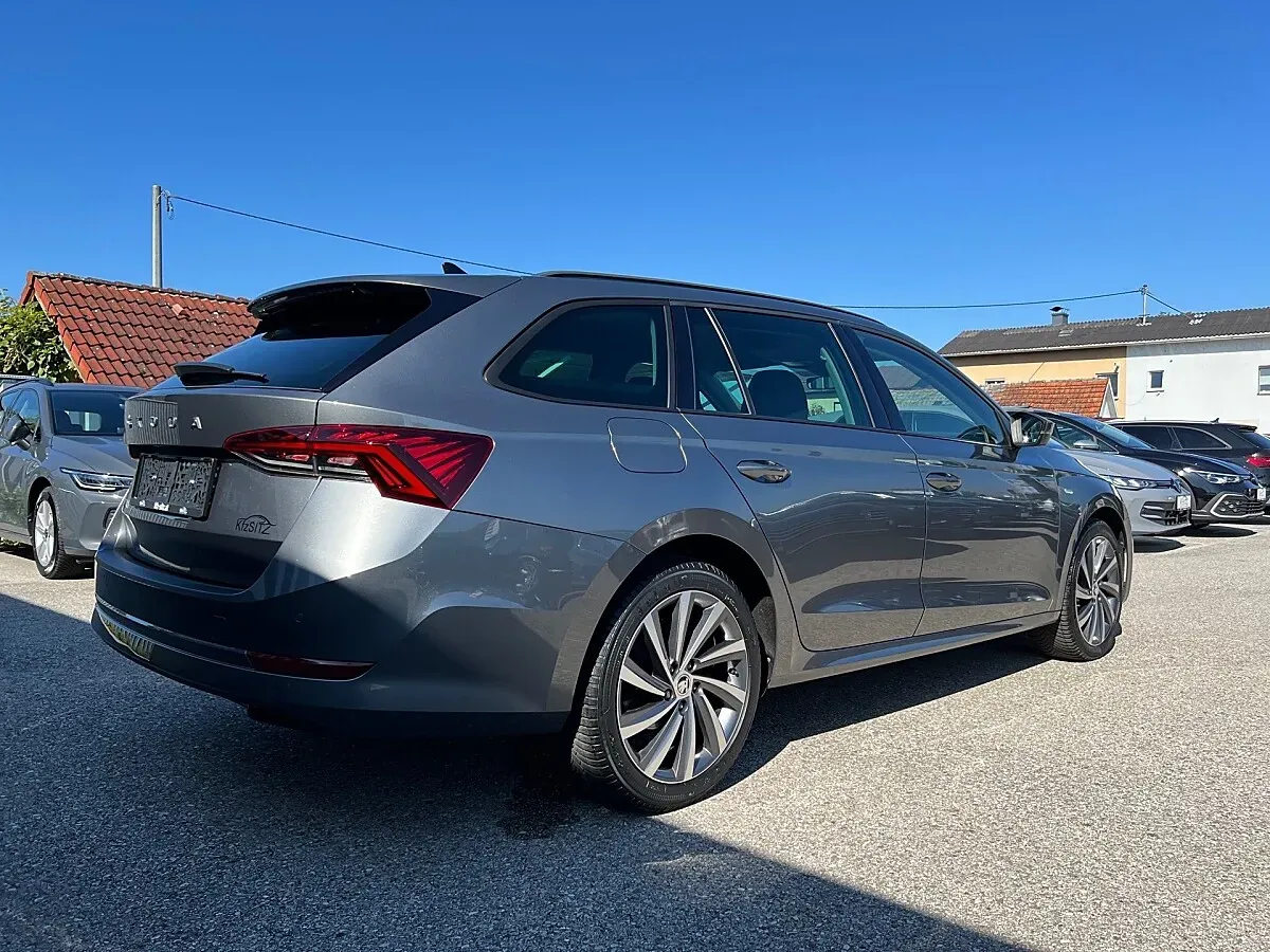 Skoda Octavia 2022 photo 3