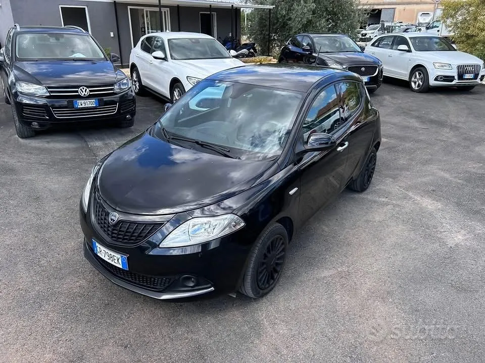 Lancia Ypsilon