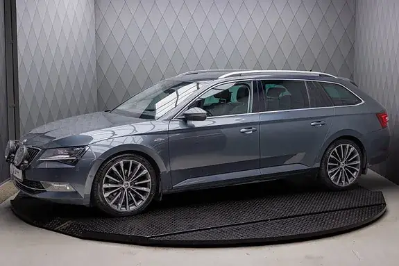 Skoda Superb 2017 photo 2