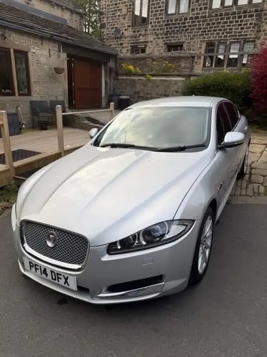Jaguar Xf 2014 photo 2
