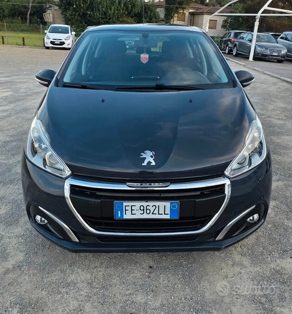Peugeot 208 2016 photo 2