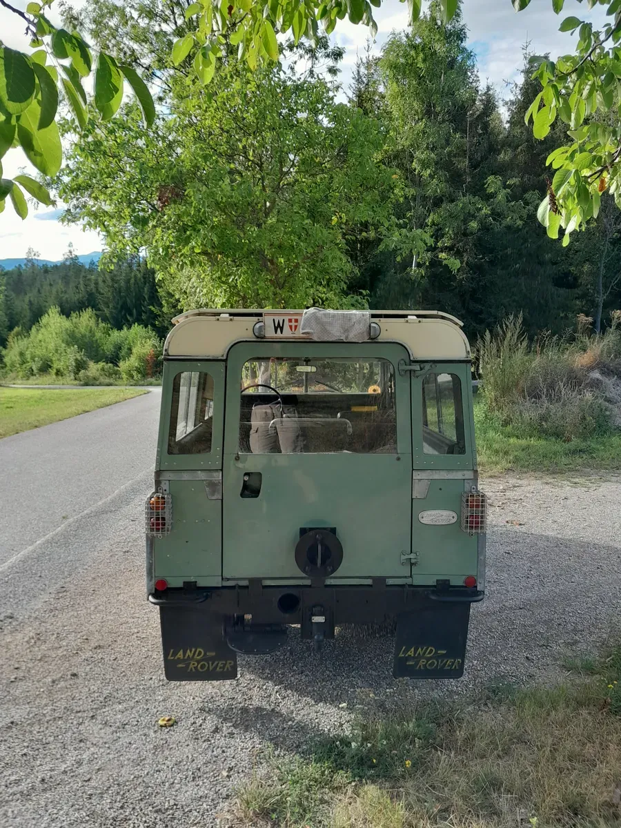 Land Rover 109 Station 1982 photo 2