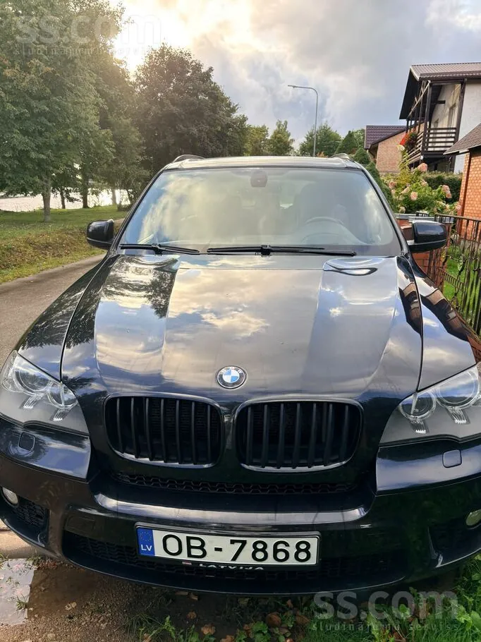 BMW X5 2010 photo 2