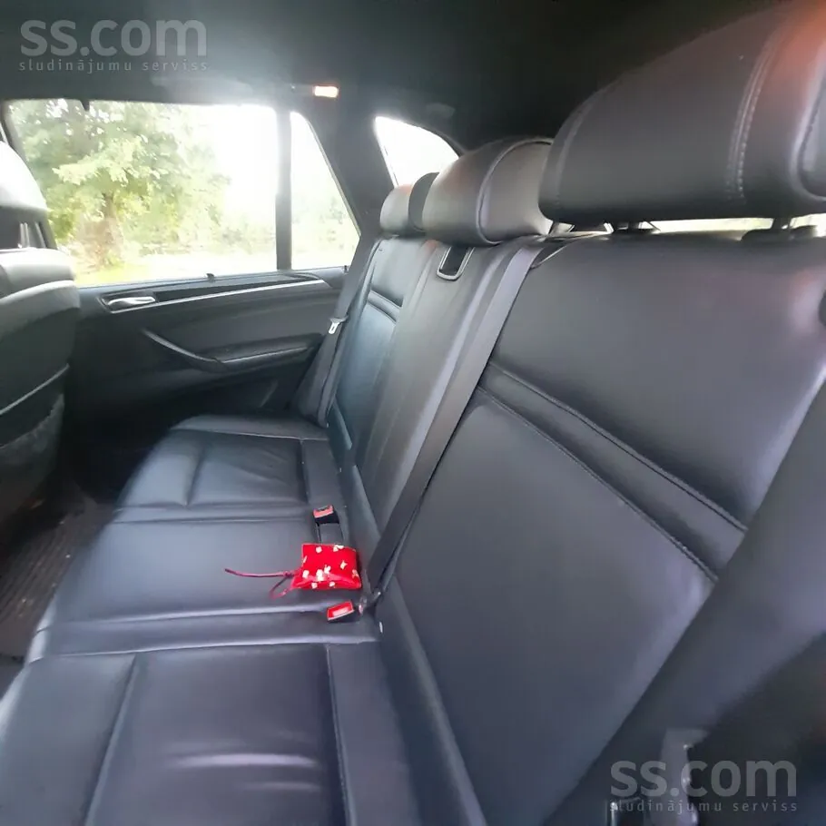 BMW X5 2010 photo 5