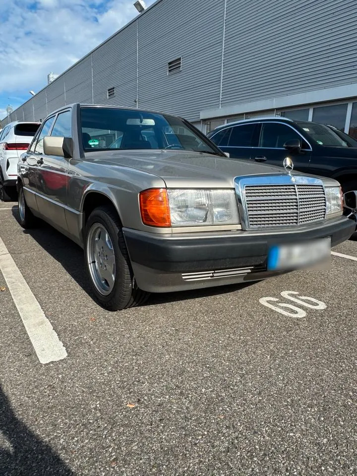 Mercedes-Benz 190