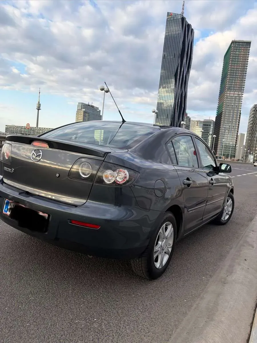 Mazda Mazda3 2009 photo 2