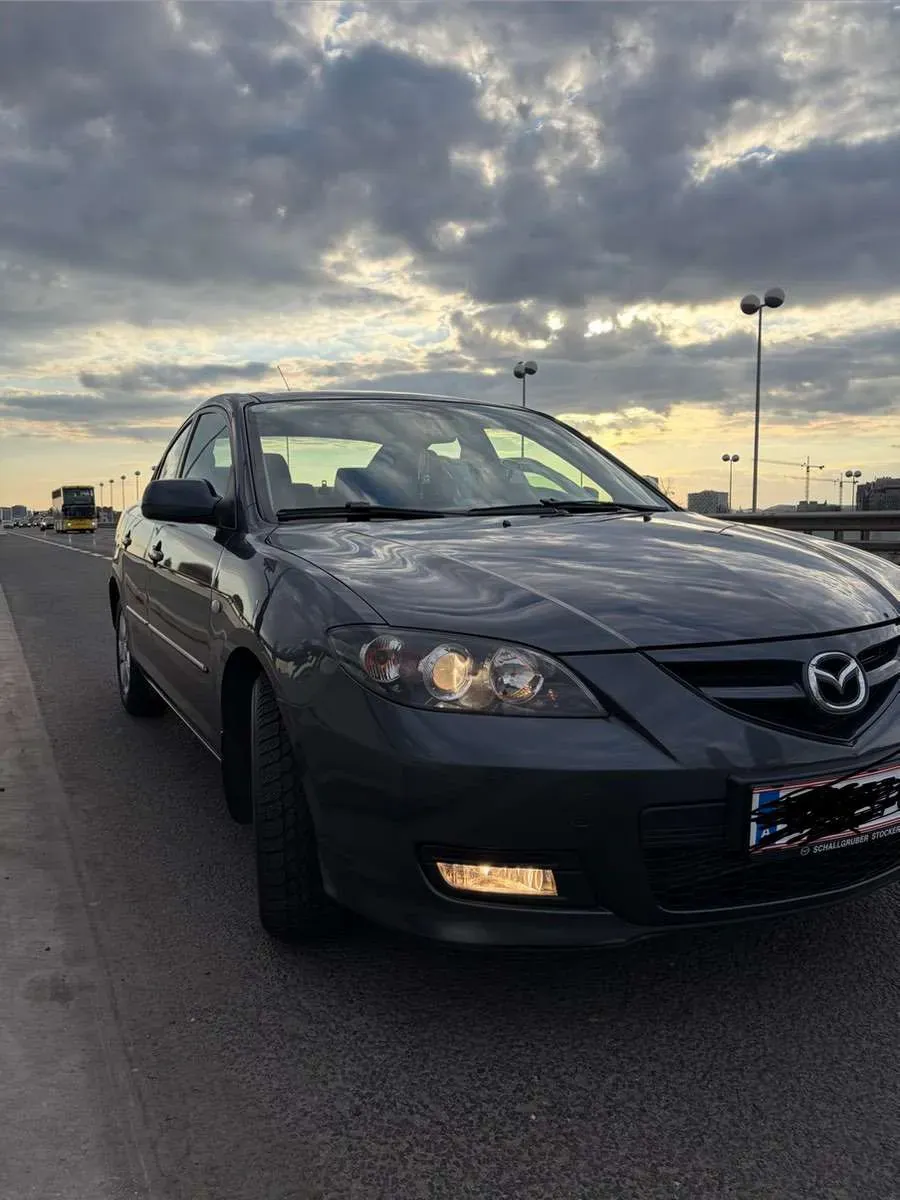 Mazda Mazda3 2009 photo 3
