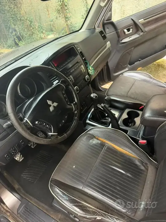 Mitsubishi Pajero 2010 photo 5