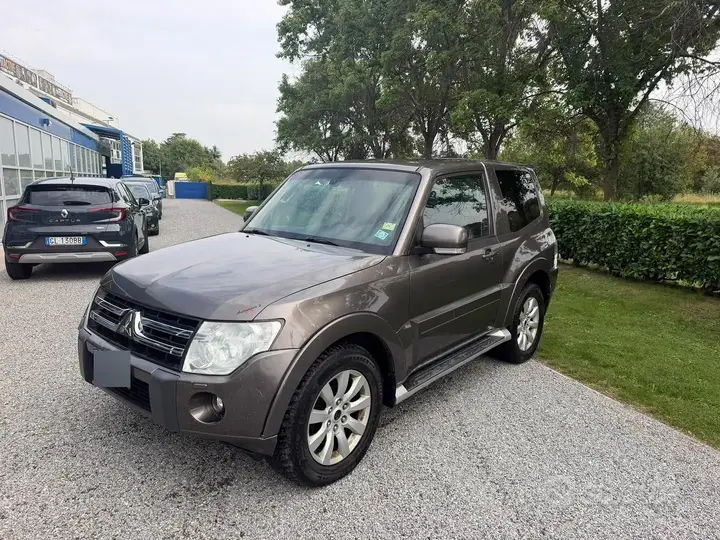Mitsubishi Pajero 2010 photo 4