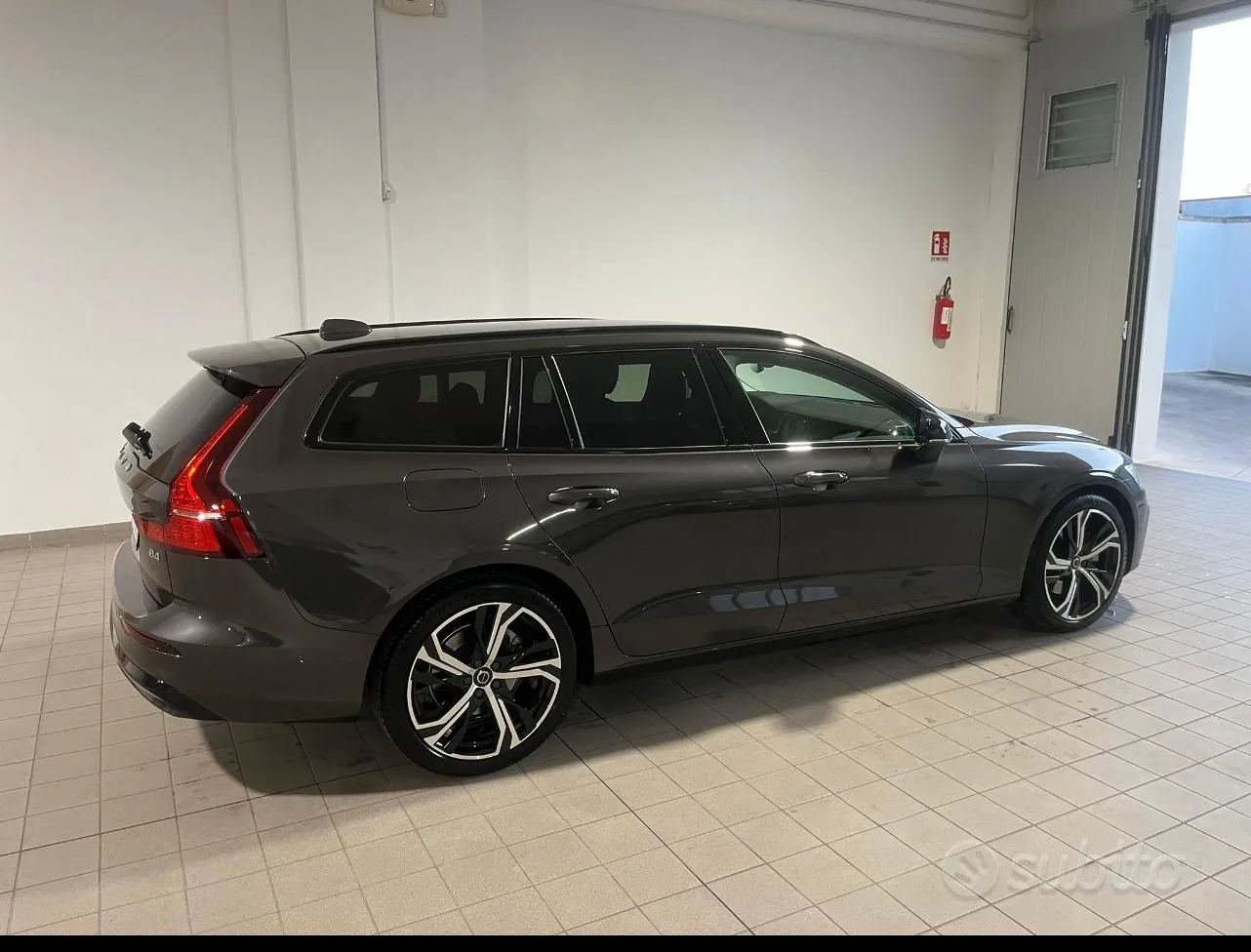 Volvo V60 2023 photo 5