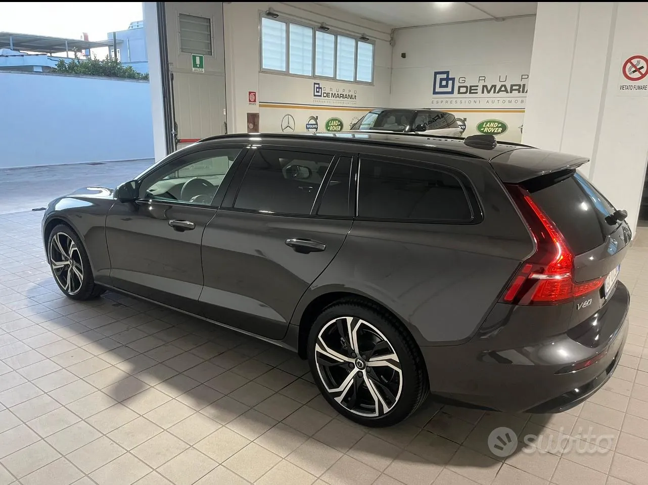 Volvo V60 2023 photo 2