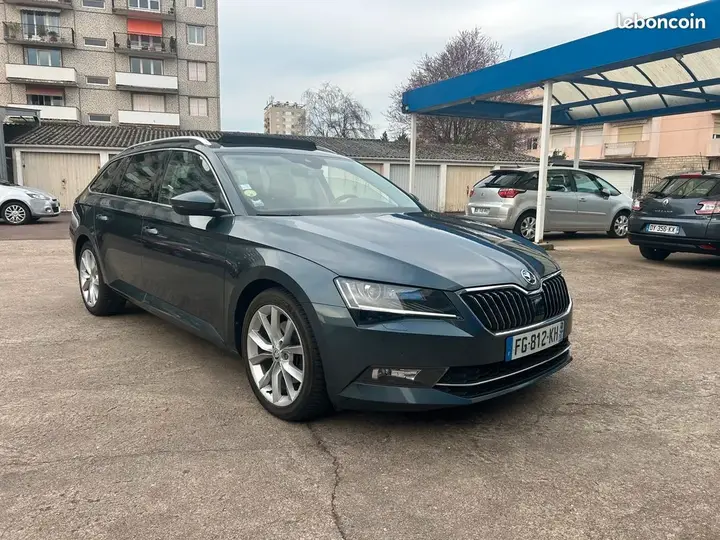 Skoda Superb 2019 photo 2