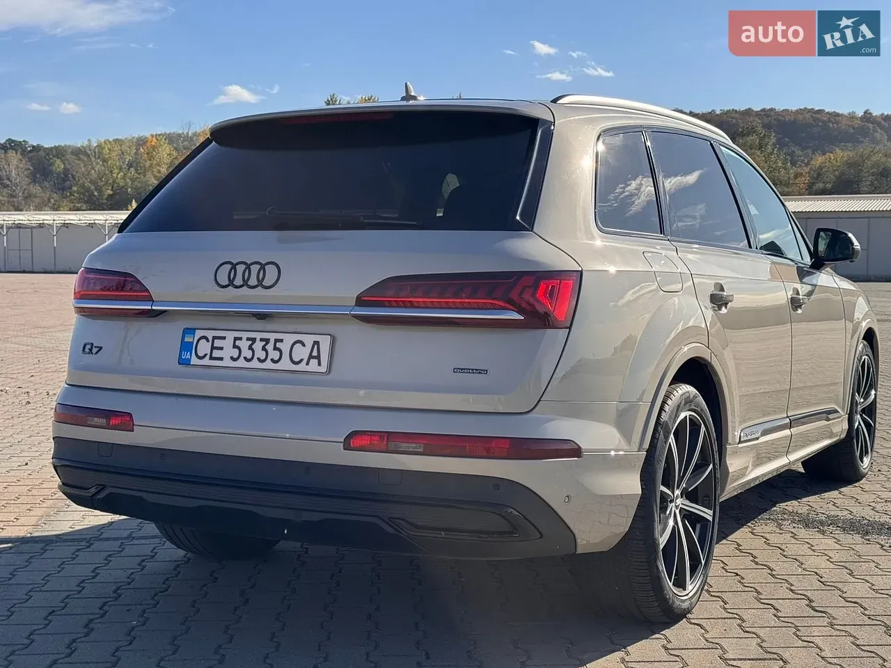 Audi Q7 2021 photo 2