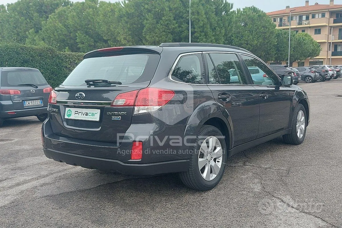 Subaru Outback 2010 photo 5