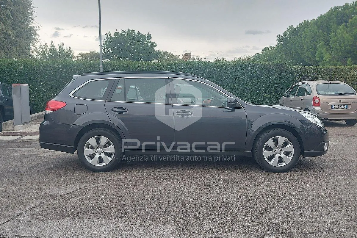 Subaru Outback 2010 photo 4