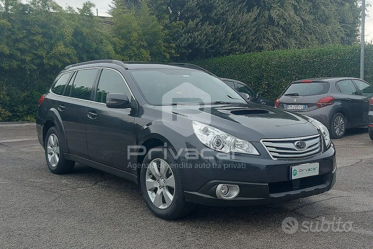 Subaru Outback 2010 photo 3