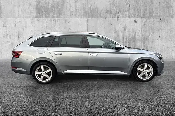 Skoda Superb 2019 photo 4