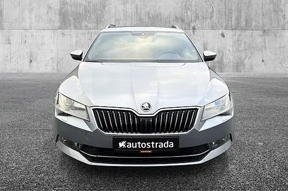 Skoda Superb 2019 photo 2