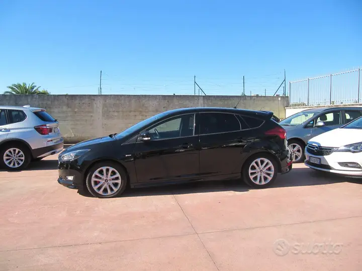 Ford Focus 2018 photo 2
