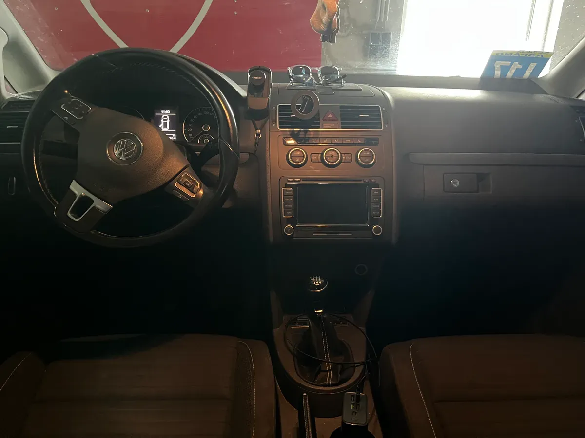 Volkswagen Touran 2015 photo 3