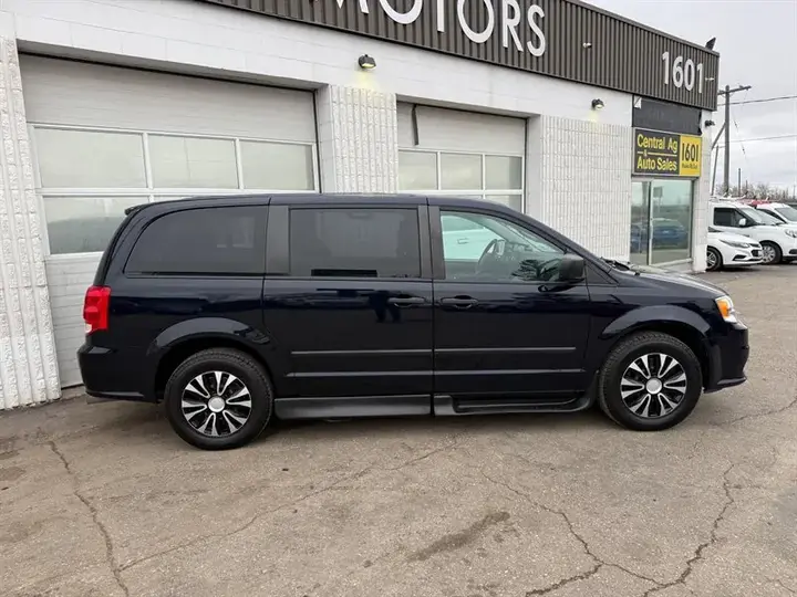 Dodge Grand Caravan 2016 photo 3