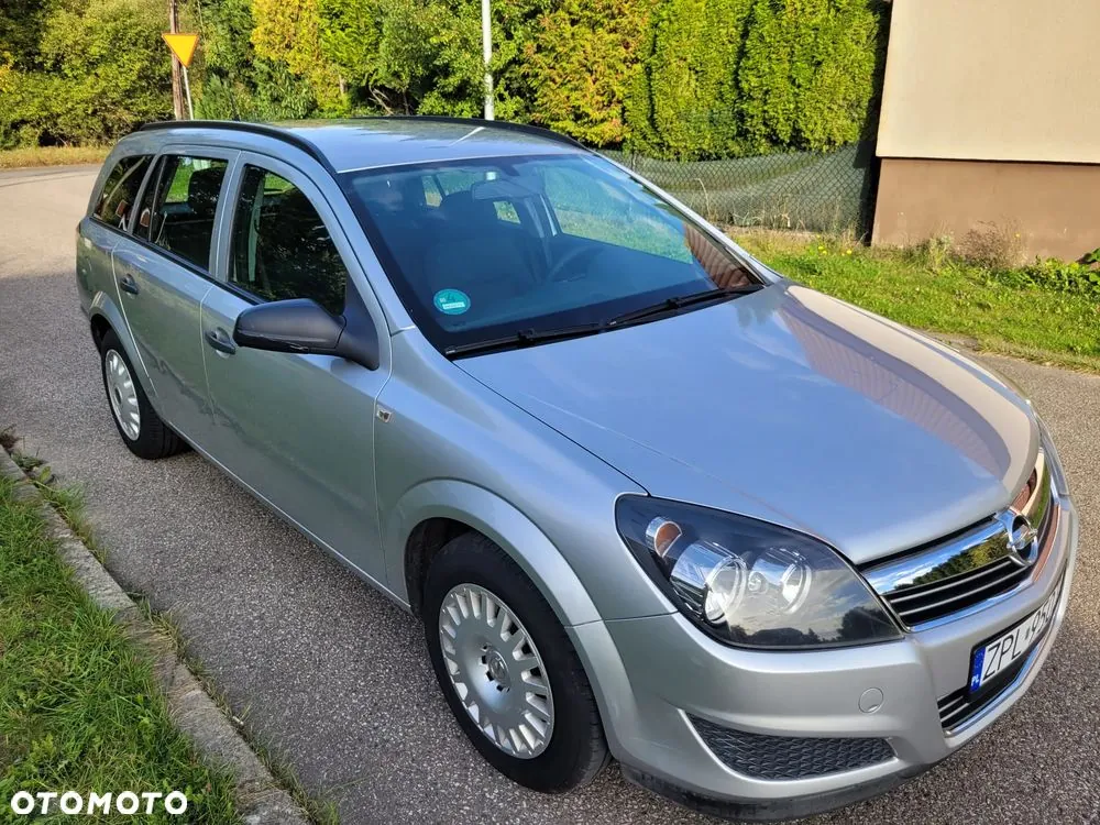 Opel Astra 2009 photo 2