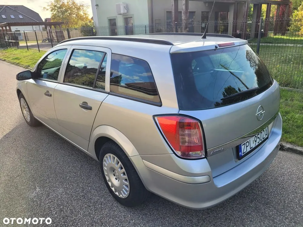 Opel Astra 2009 photo 3