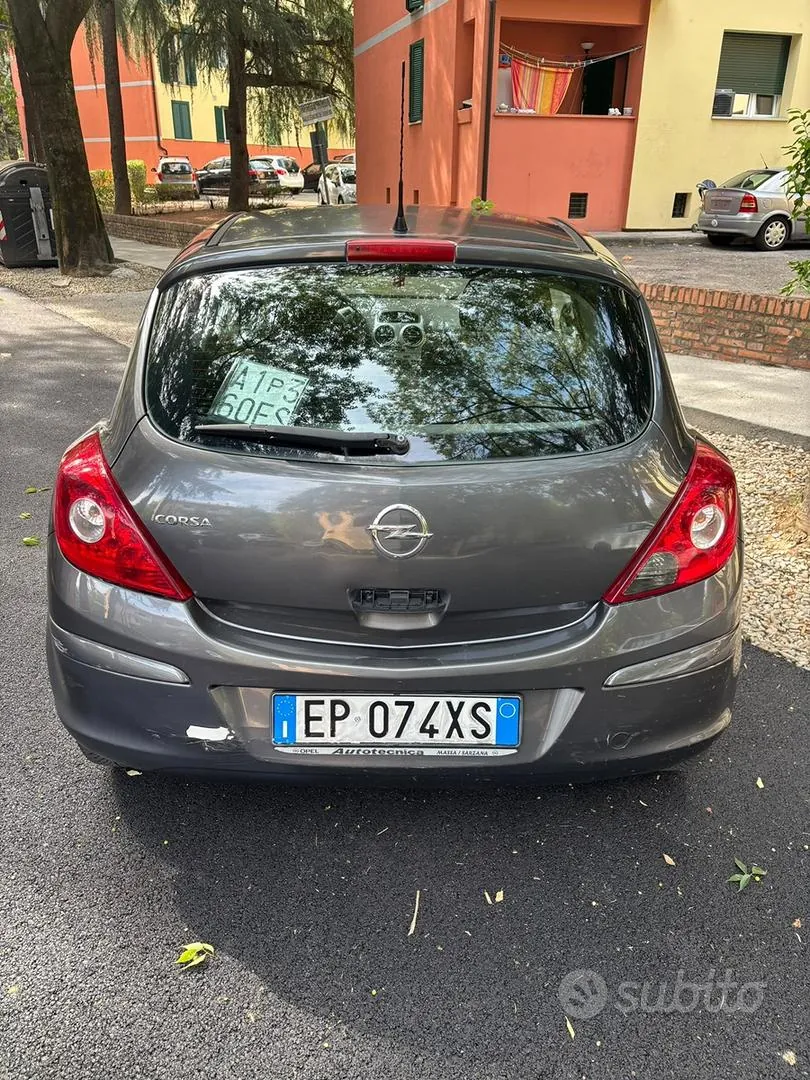 Opel Corsa 2013 photo 2