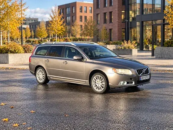 Volvo V70 2010 photo 4