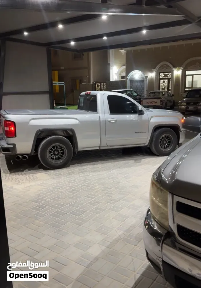GMC Sierra 2018 photo 2