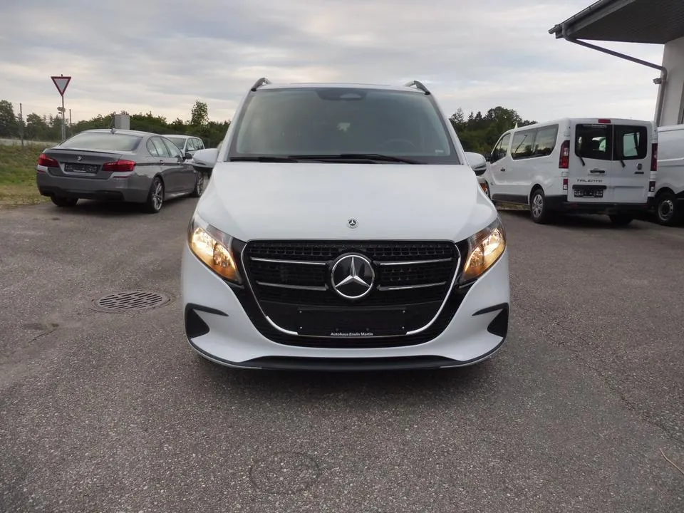 Mercedes-Benz V 250
