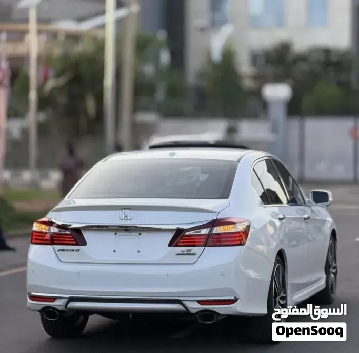 Honda Accord 2017 photo 2
