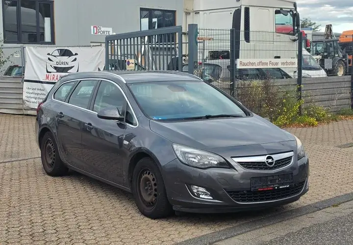 Opel Astra J