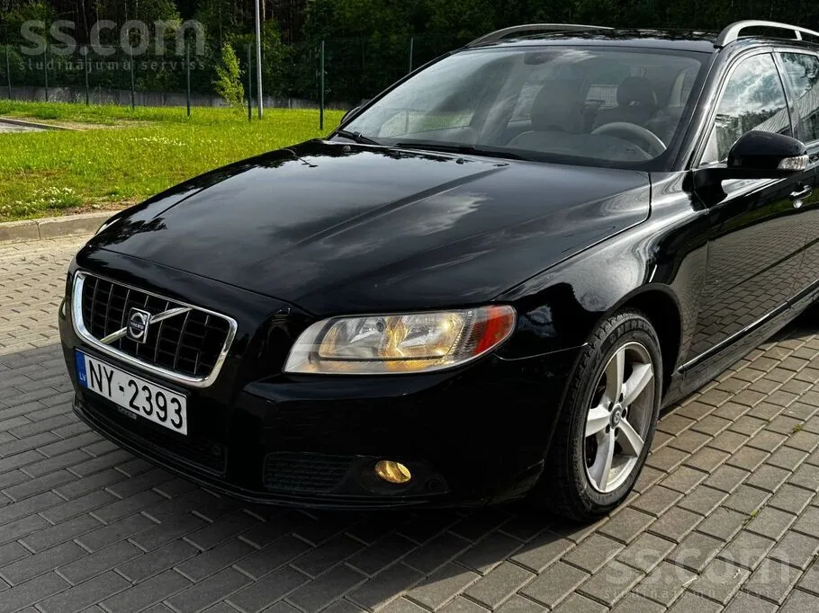 Volvo V70 2010 photo 3