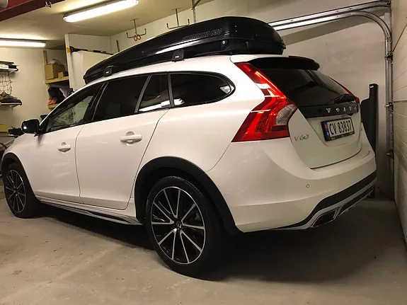 Volvo V60 Cross Country 2017 photo 2