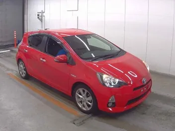 Toyota Aqua 2013 photo 2