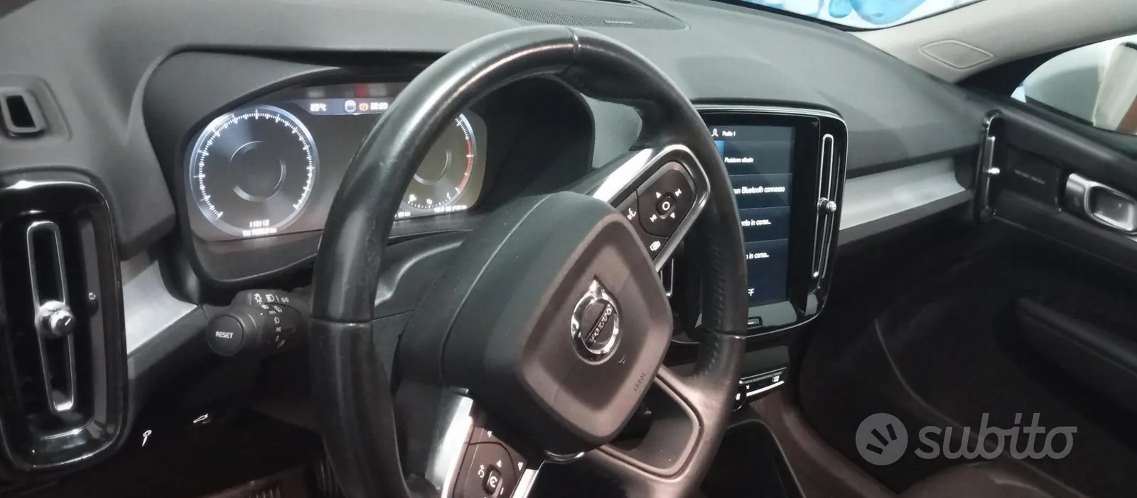 Volvo Xc40 2019 photo 2