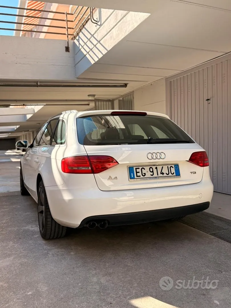 Audi A4 Avant 2011 photo 4