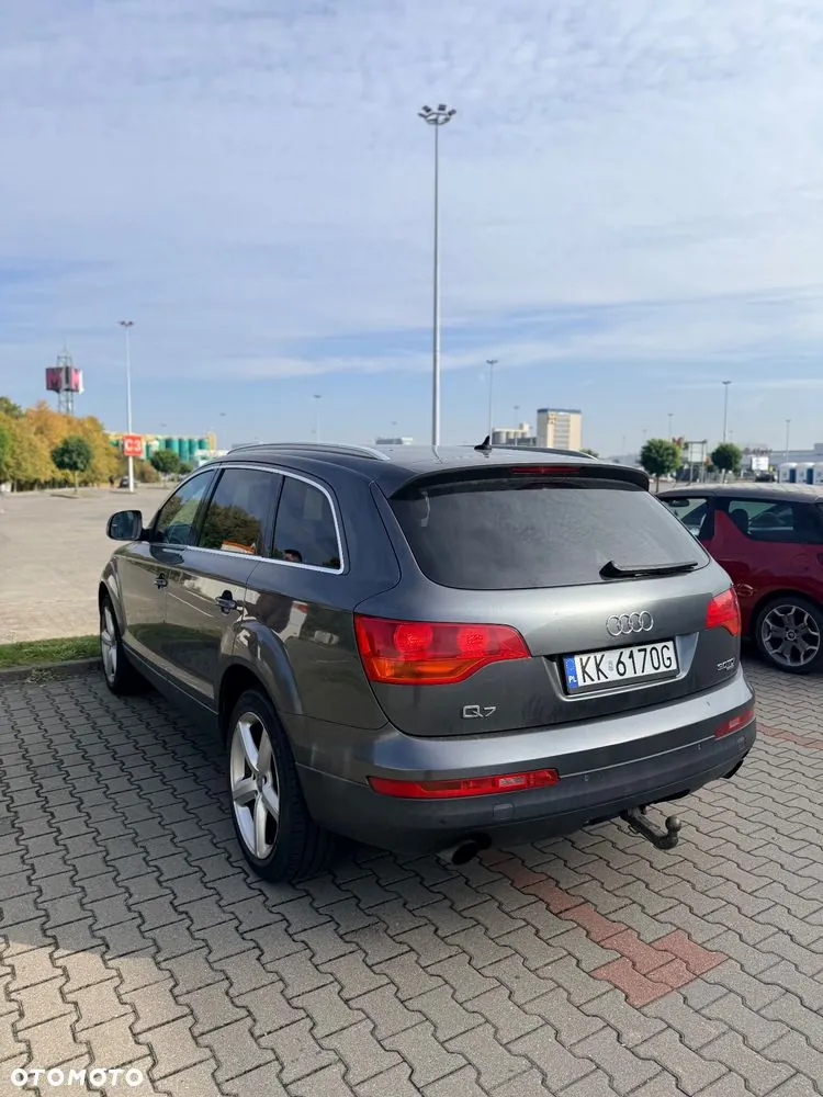 Audi Q7 2007 photo 2