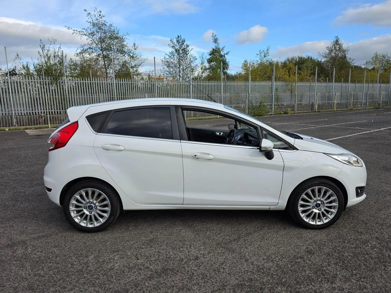 Ford Fiesta 2013 photo 3