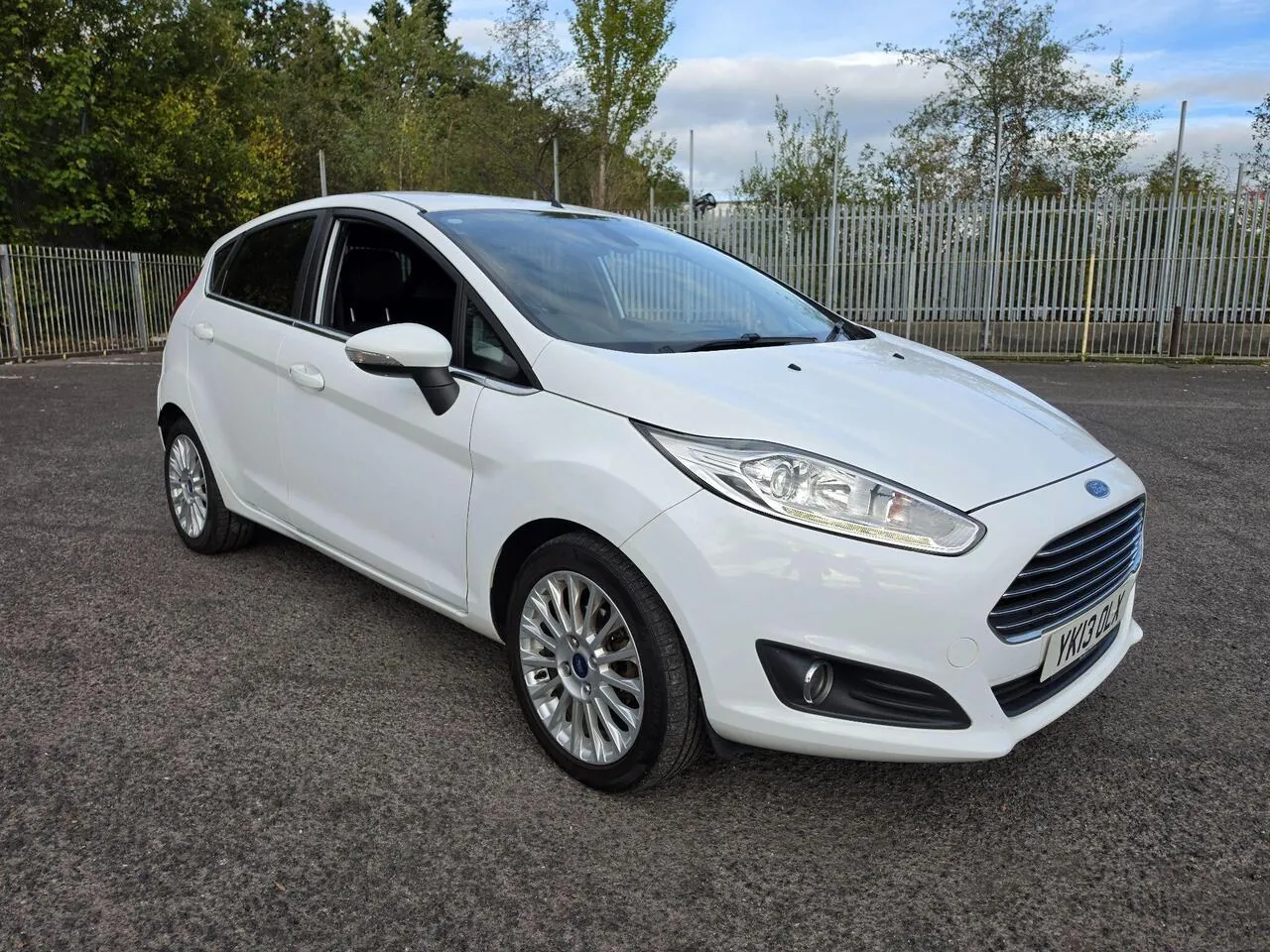 Ford Fiesta 2013 photo 2