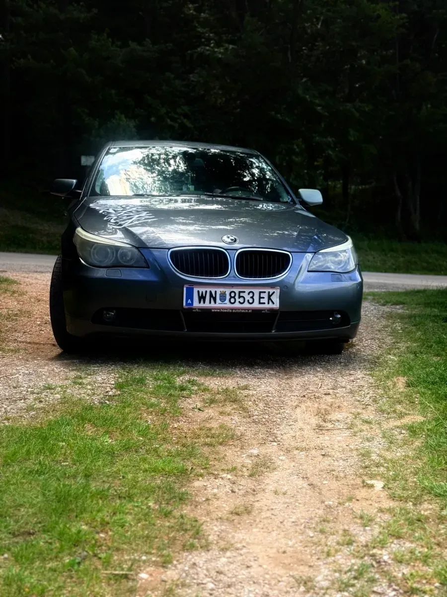 BMW 5 Series 2003 photo 2