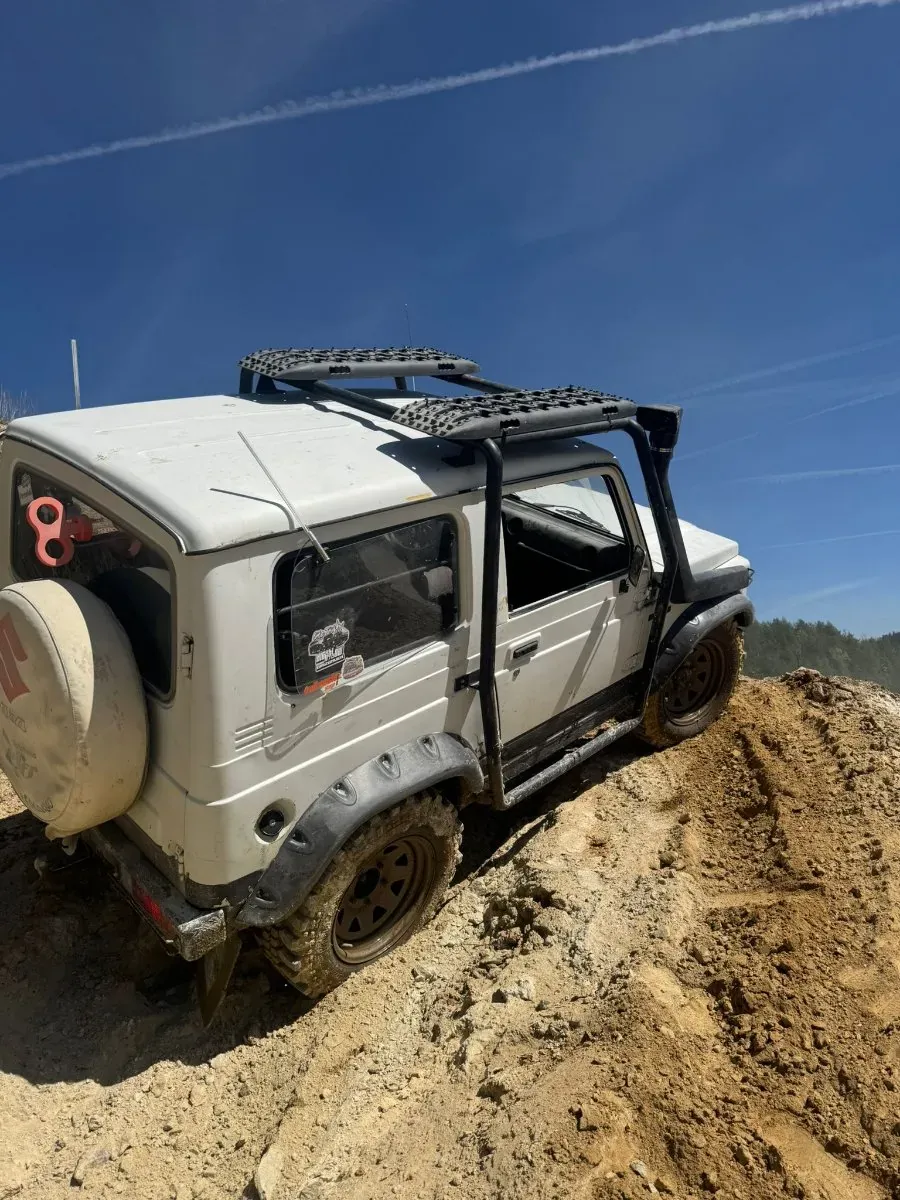 Suzuki Sj 413 1988 photo 3