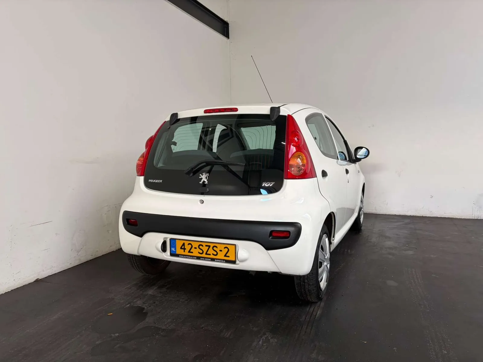 Peugeot 107 2012 photo 2