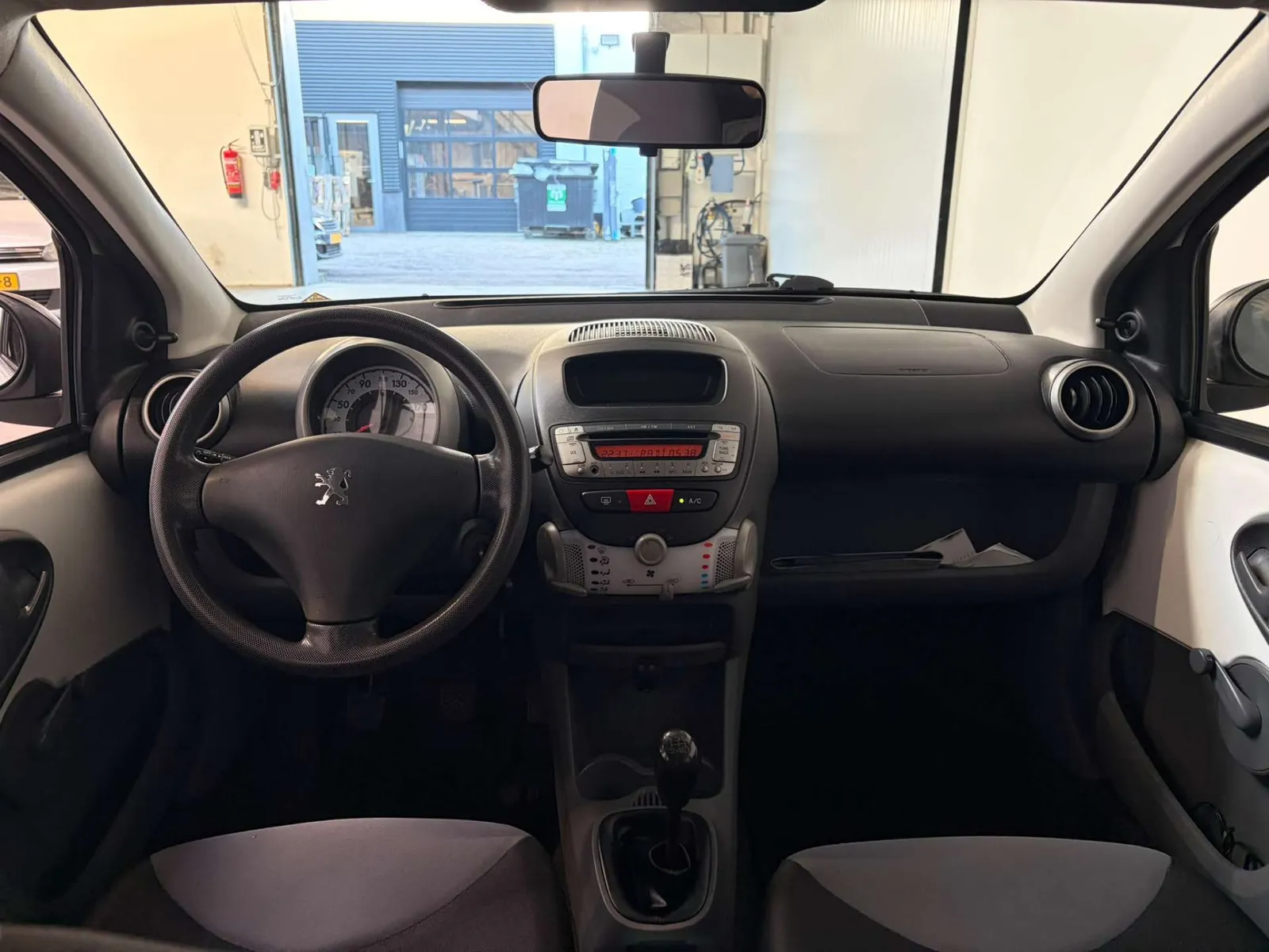 Peugeot 107 2012 photo 3