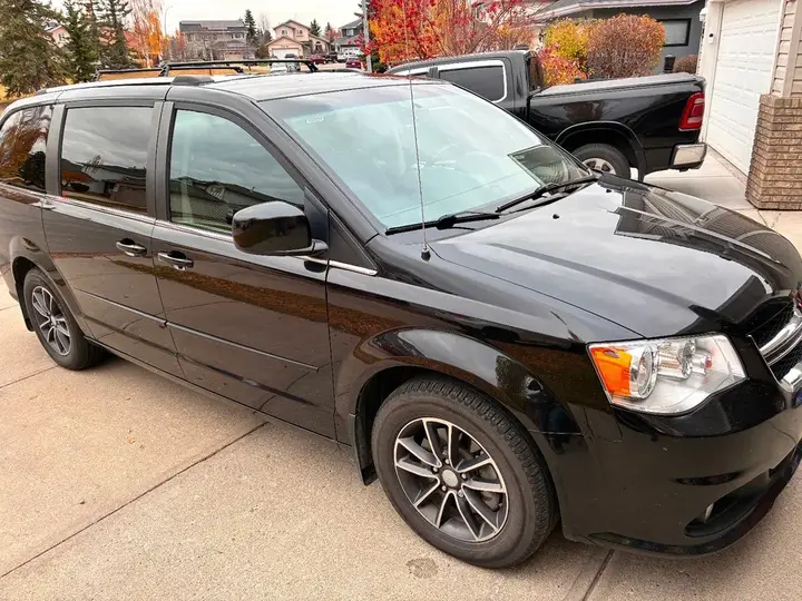 Dodge Grand Caravan 2017 photo 3