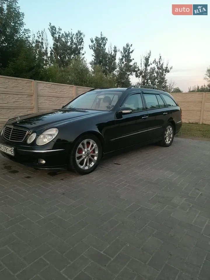 Mercedes-Benz E-Class 2004 photo 4