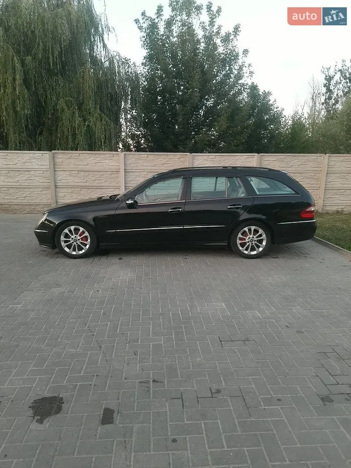 Mercedes-Benz E-Class 2004 photo 5